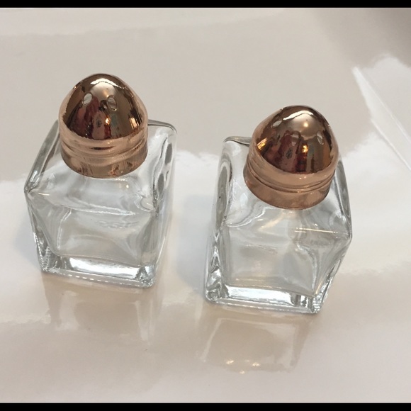 Salt & pepper shakers - Picture 4 of 5